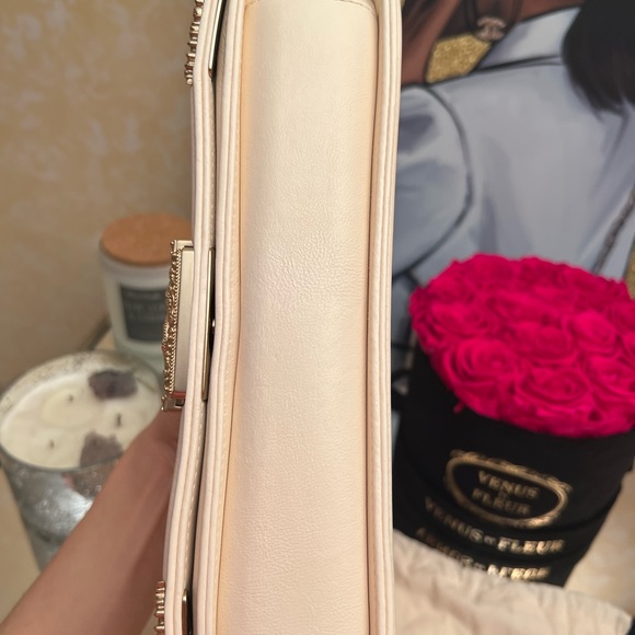 Chanel Chateau Versailles ivory medium boy bag RARE - Picture 10 of 16